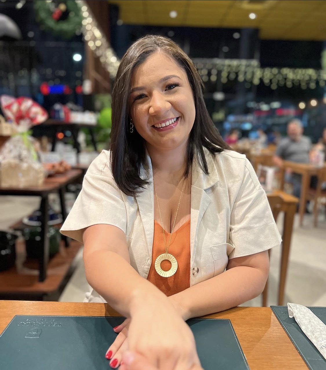 Ketlen Azuelos sorrindo